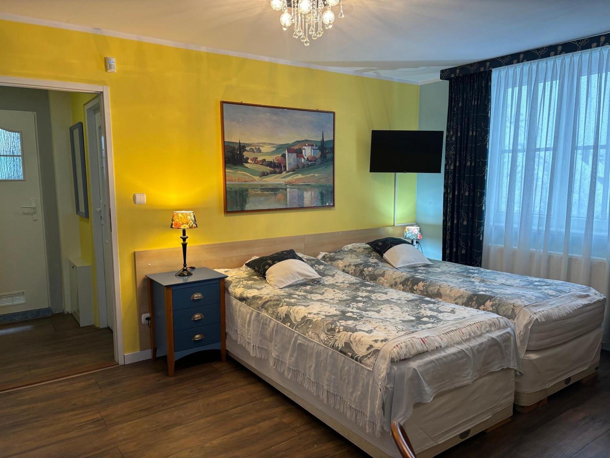 Dom Pod Sosna Bed and breakfast