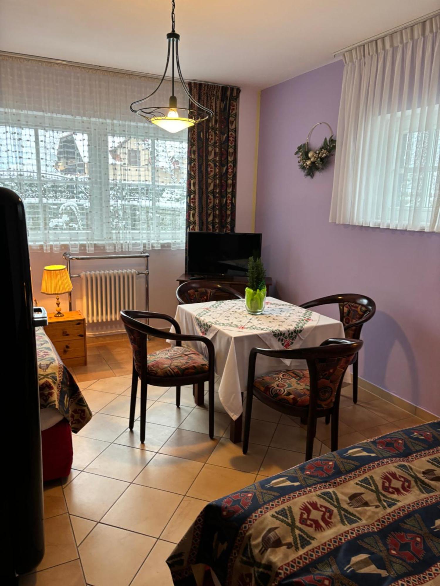 Dom Pod Sosna Bed and breakfast